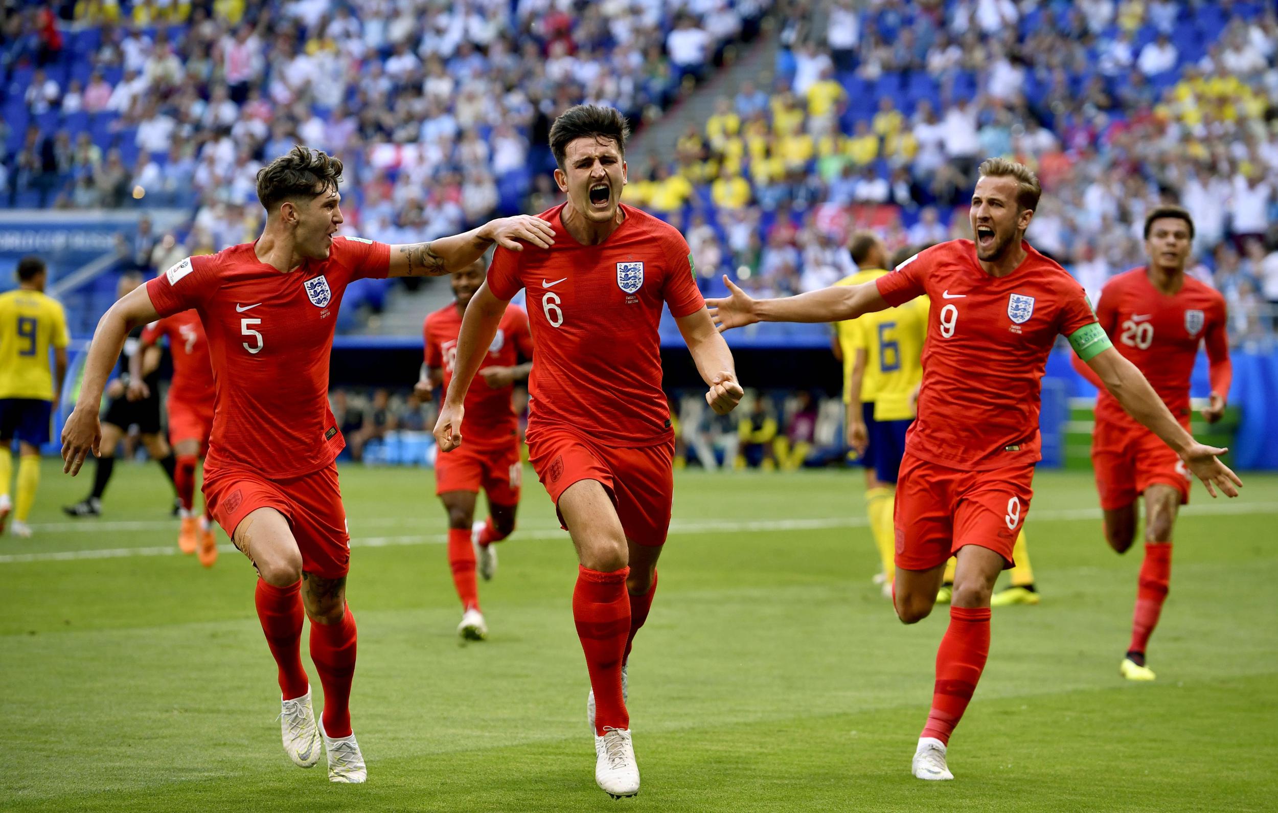 在这一切喧 在这一切喧